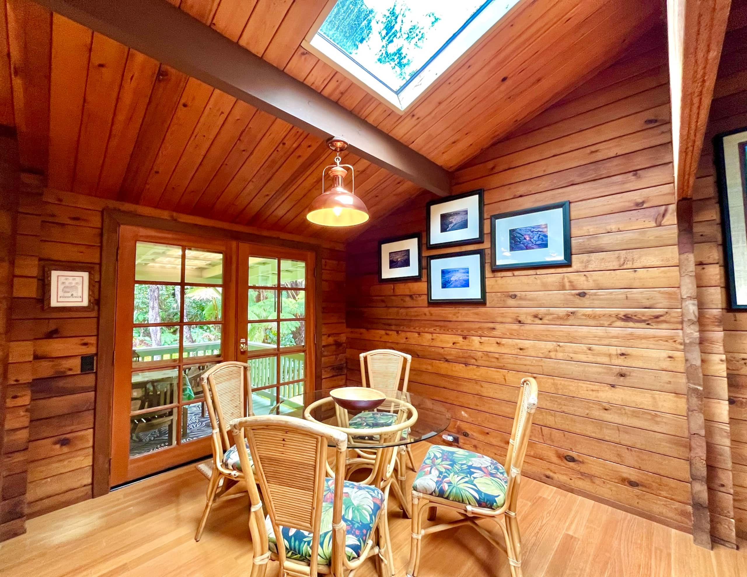 Cabin in Volcano · ★4.84 · 2 bedrooms · 3 beds · 1 bath - Image 5