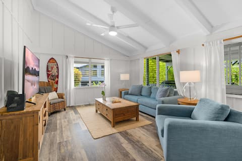 Hale Kanani (Kaua'i): Waterfall & Mountain Views