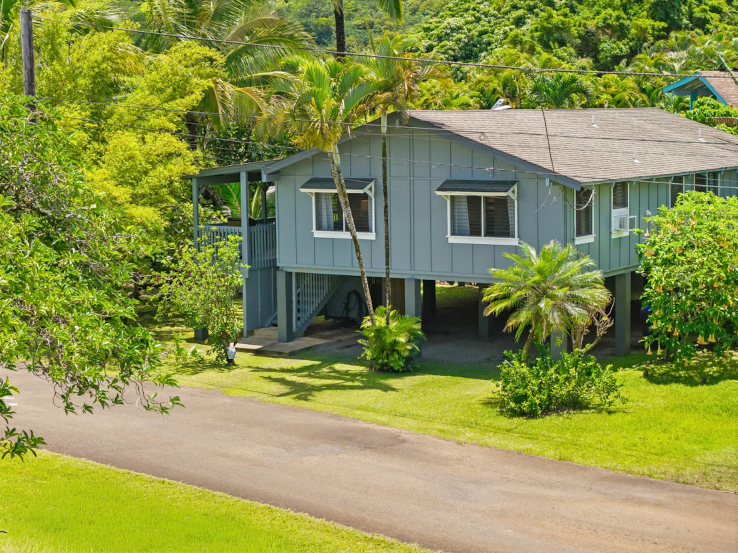 Home in Hanalei · ★4.96 · 2 bedrooms · 2 beds · 2 baths - Image 6