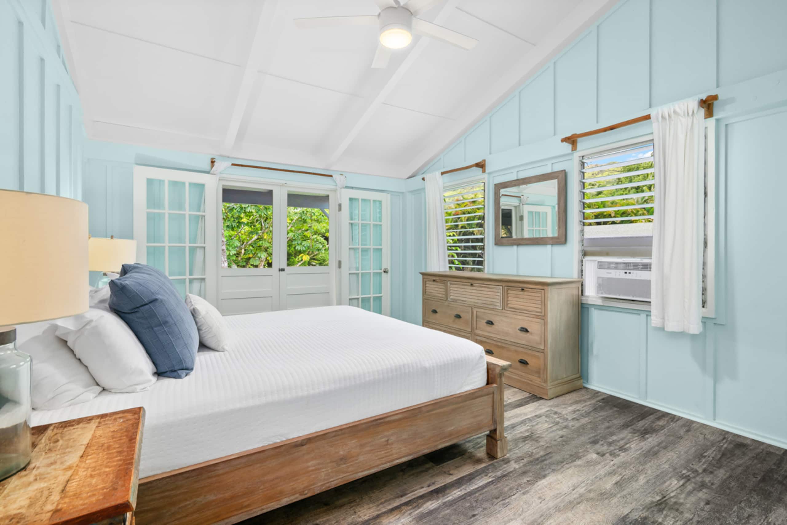 Home in Hanalei · ★4.96 · 2 bedrooms · 2 beds · 2 baths - Image 12