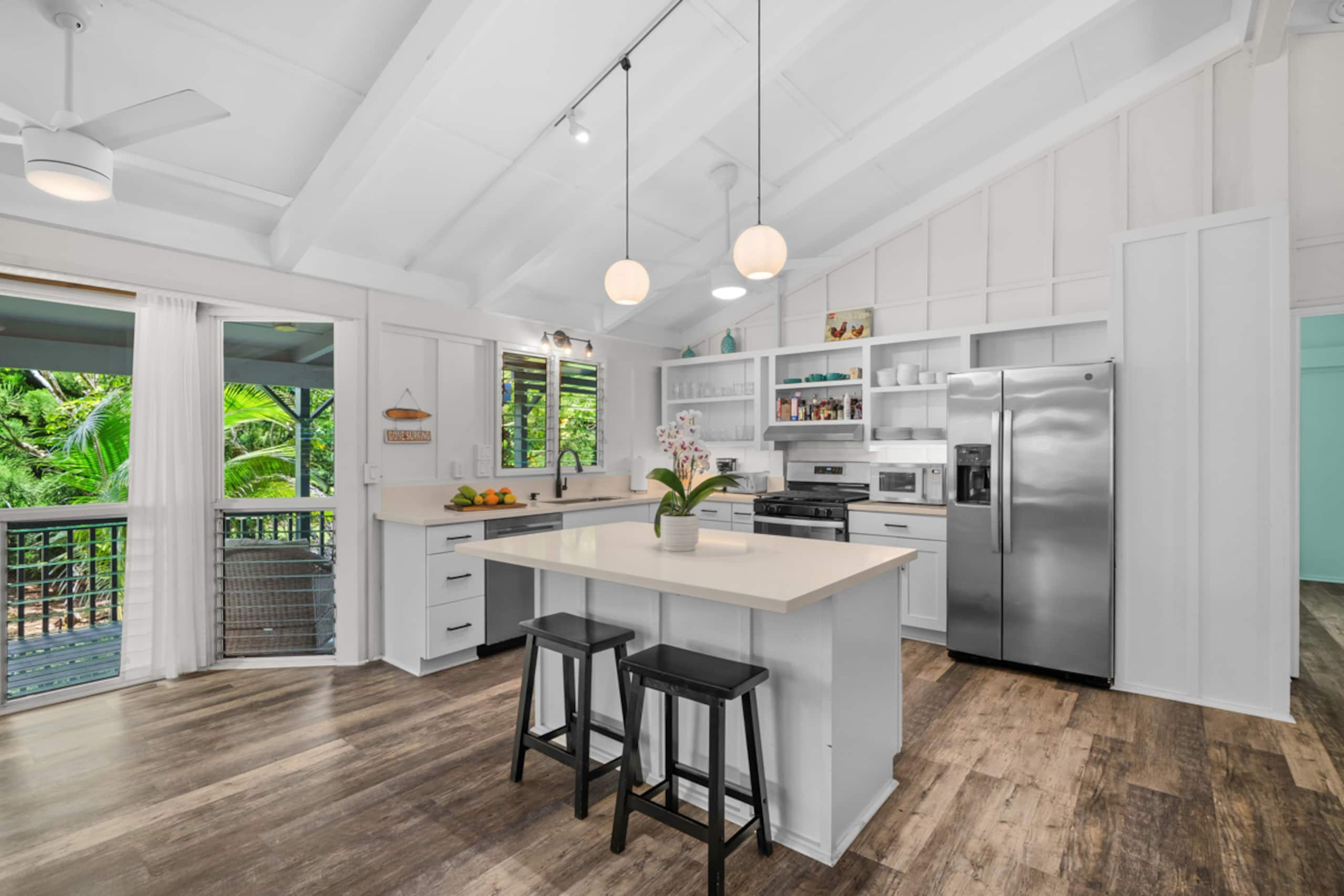 Home in Hanalei · ★4.96 · 2 bedrooms · 2 beds · 2 baths - Image 2