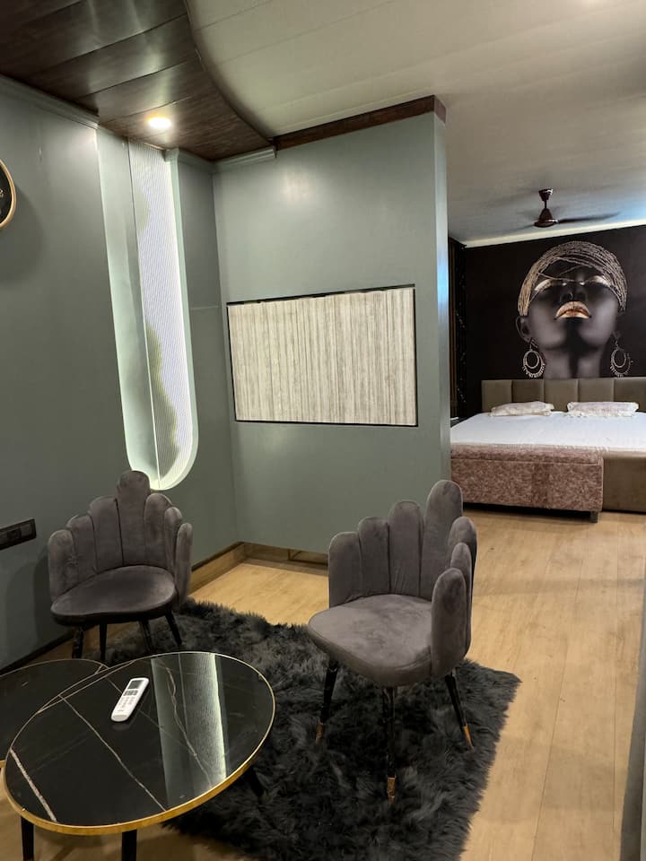 Aquasky-1 Luxe Suite Room 2 Beds, Open-air Jacuzzi - Delhi