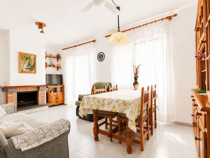 Comfortable Apartment 3 Min Beach, Bcn + Fast Wifi - Santa Susanna