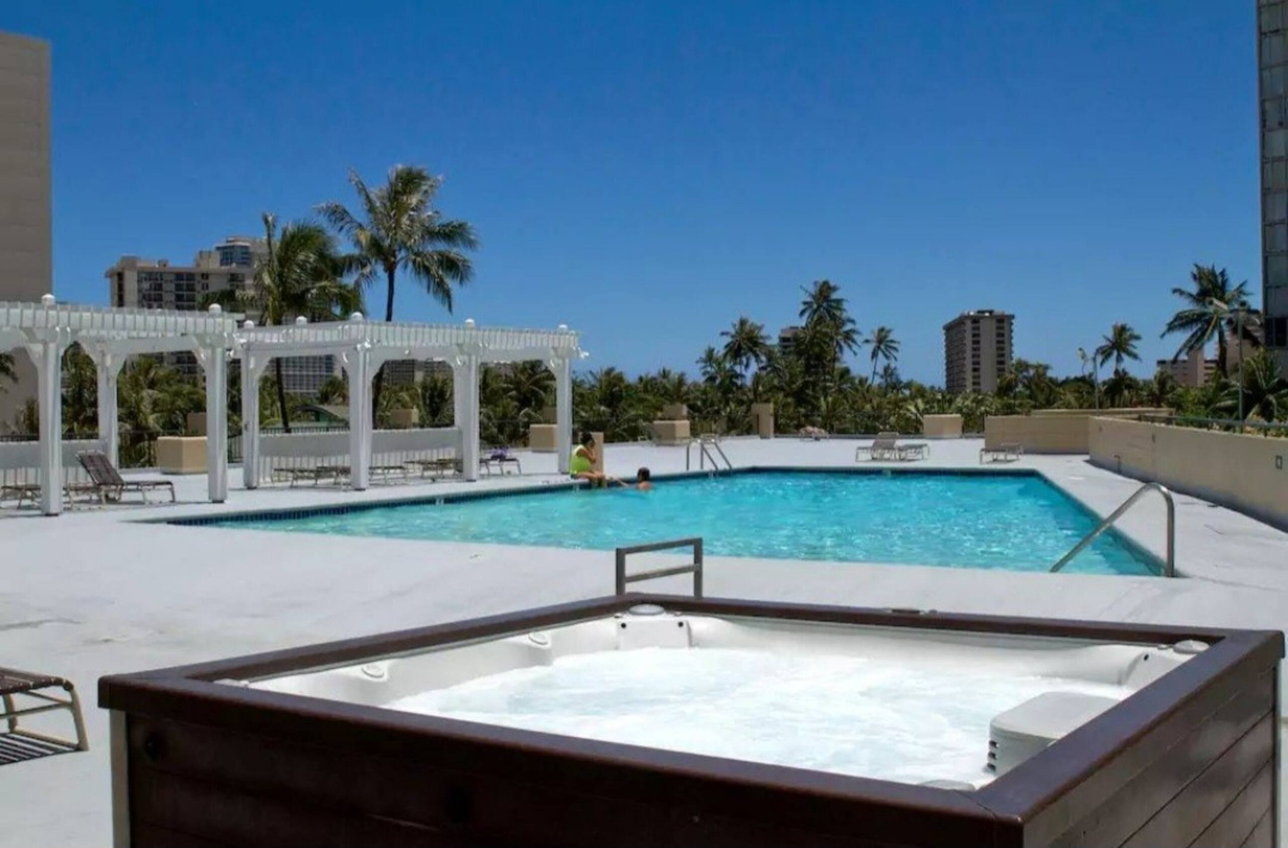 Condo in Honolulu · ★4.83 · Studio · 1 bed · 1 private bath - Image 5