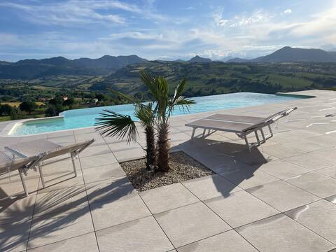 Big house with breathtaking view , infinity pool