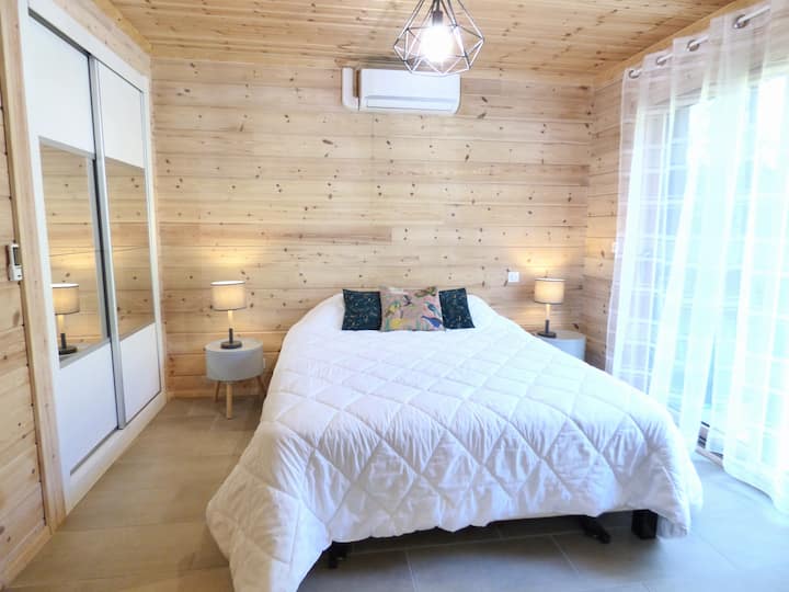 Suite parentale 2 au rez-de-chaussée, lit queensize 160x200