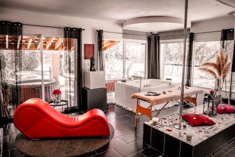 Top Airbnb: Escape for two & private jacuzzi | Spa + activities in Hyères