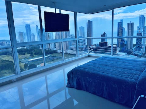 Penthouse Panoramic View with Luxury Amenities