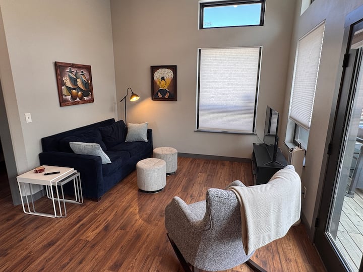 Uptown Durango Loft With Mountain Views - Durango, CO