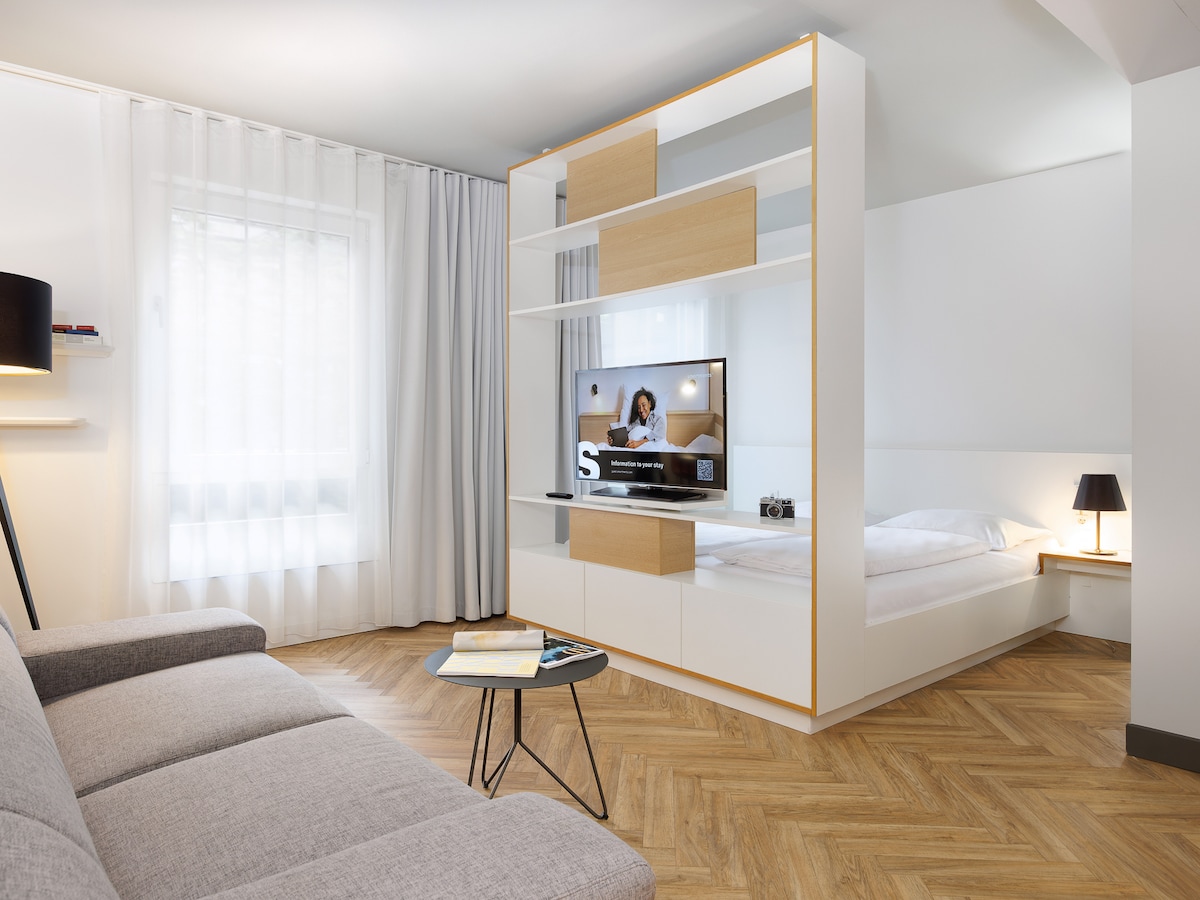 smartments : Studio XL meublé avec kitchenette