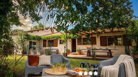 Bordeaux Escape 4*: 5 Bedrooms, Vineyards & Ocean