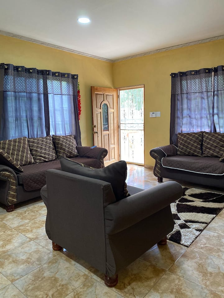 Royal Properties Link - Belice