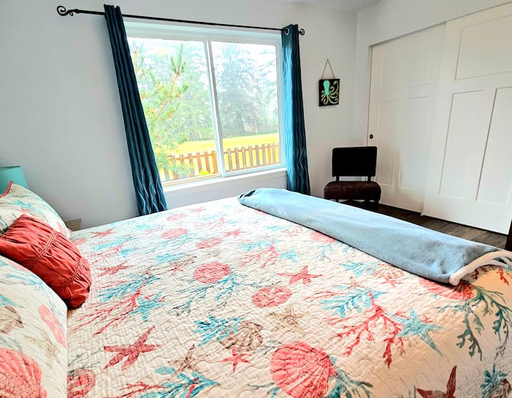 There is a small workstation and a chair if you need a place for quick work while on vacation.