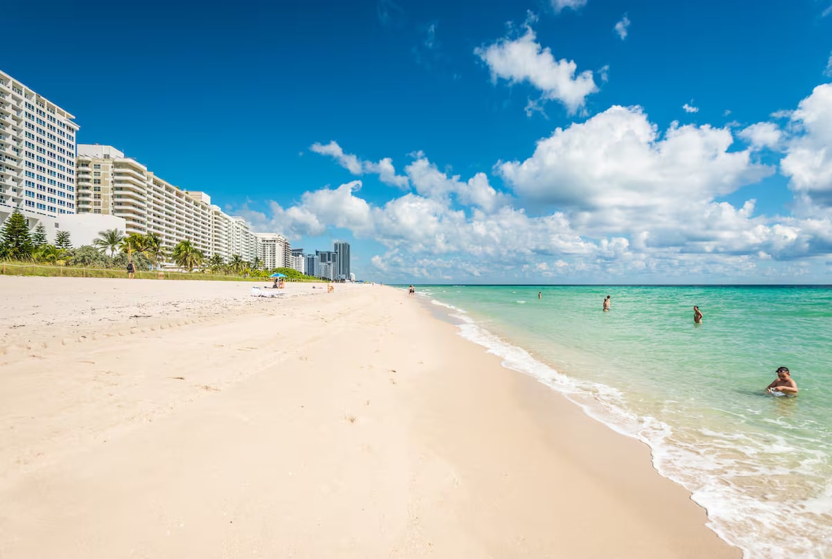 Oceanfront 2 beds/Bayview with parking A16