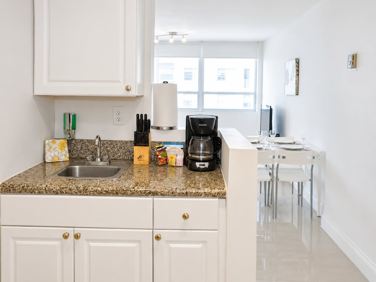 Oceanfront 2 beds/Bayview with parking A16