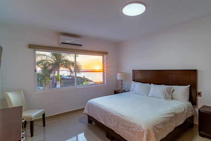 DHOMA E GJUMIT NË KATIN E SIPËRM 4