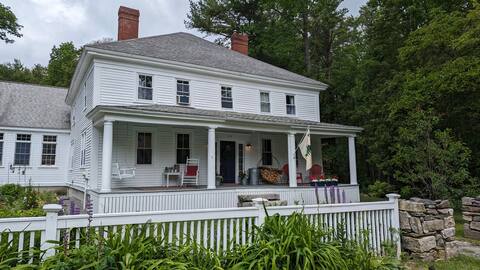 Beautiful Coastal Maine farmhouse