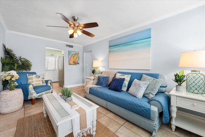 Tranquil Coastal Escape @ Clearwater Beach Suites | Steps To Sand  Heated Pool  Cbs 203 - Clearwater Beach, FL