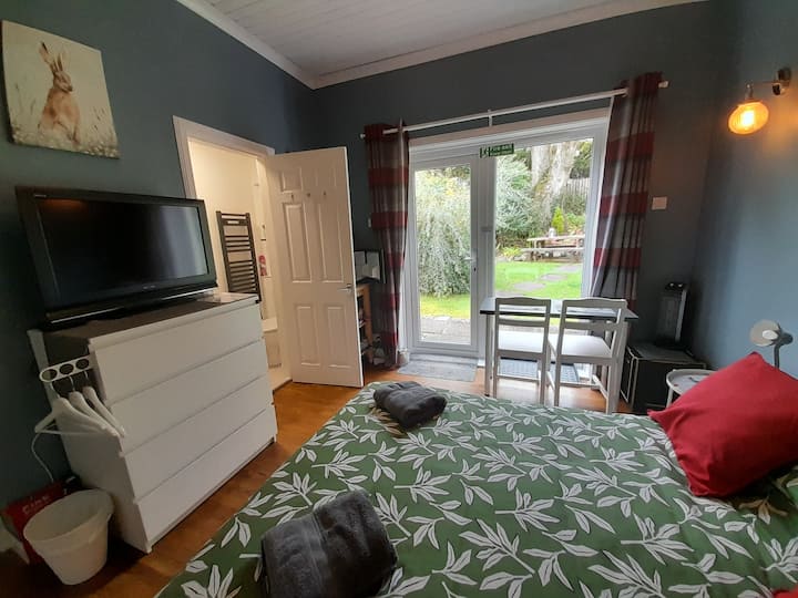 Willow@old Jocks Ensuite Bedroom With Own Entrance - Loch Lomond