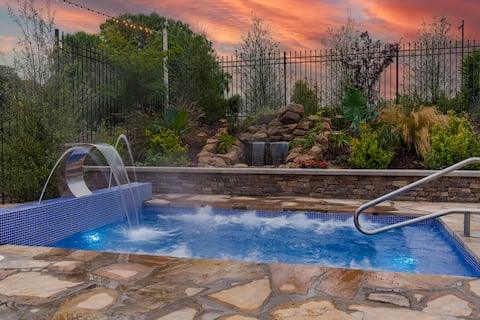 Getaway at the Highlands+Heated Pool+Hot Tub