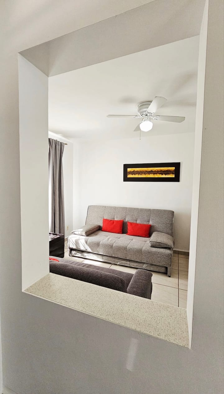 Spacious House Near Industrial Areas With A/c - Salamanca