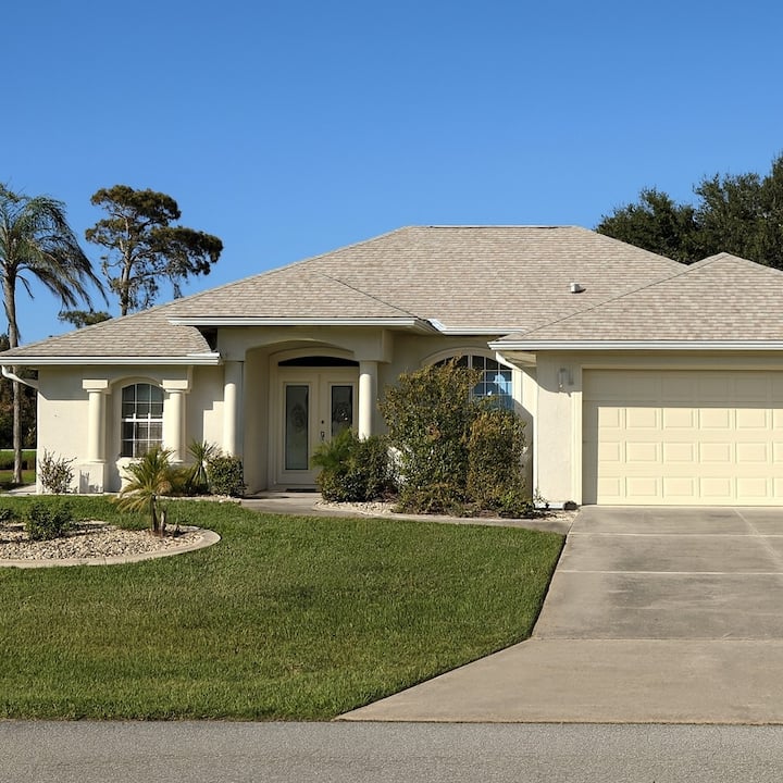 Rotonda West - Golfers And Walkers Heaven