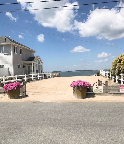 Year-Round Waterview 4 Bds/2Bths, Sleeps 13 Linens