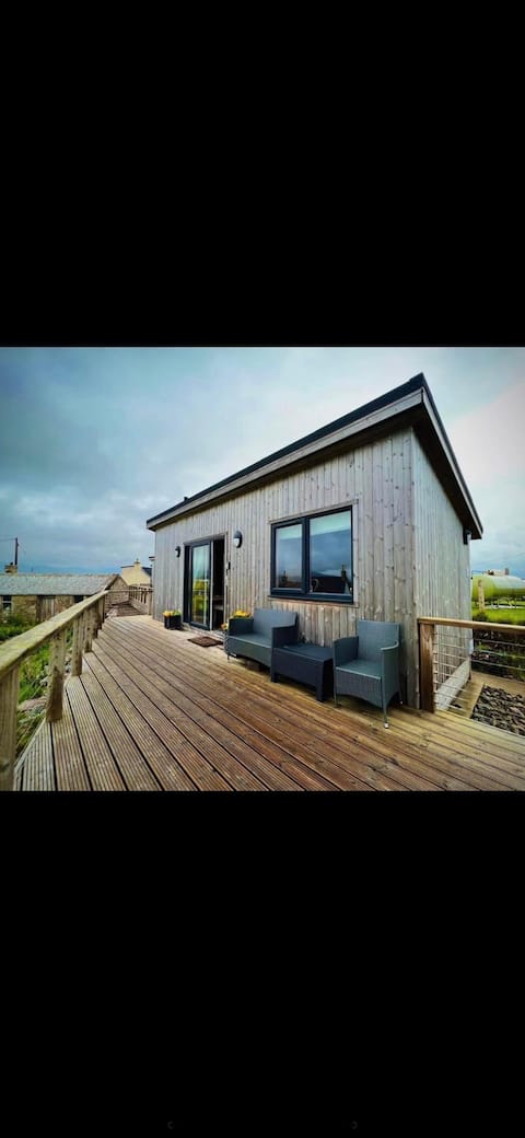 Kenandra, shepherd hut @ Aiden House B&B, Durness
