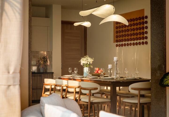 Dining area image 2