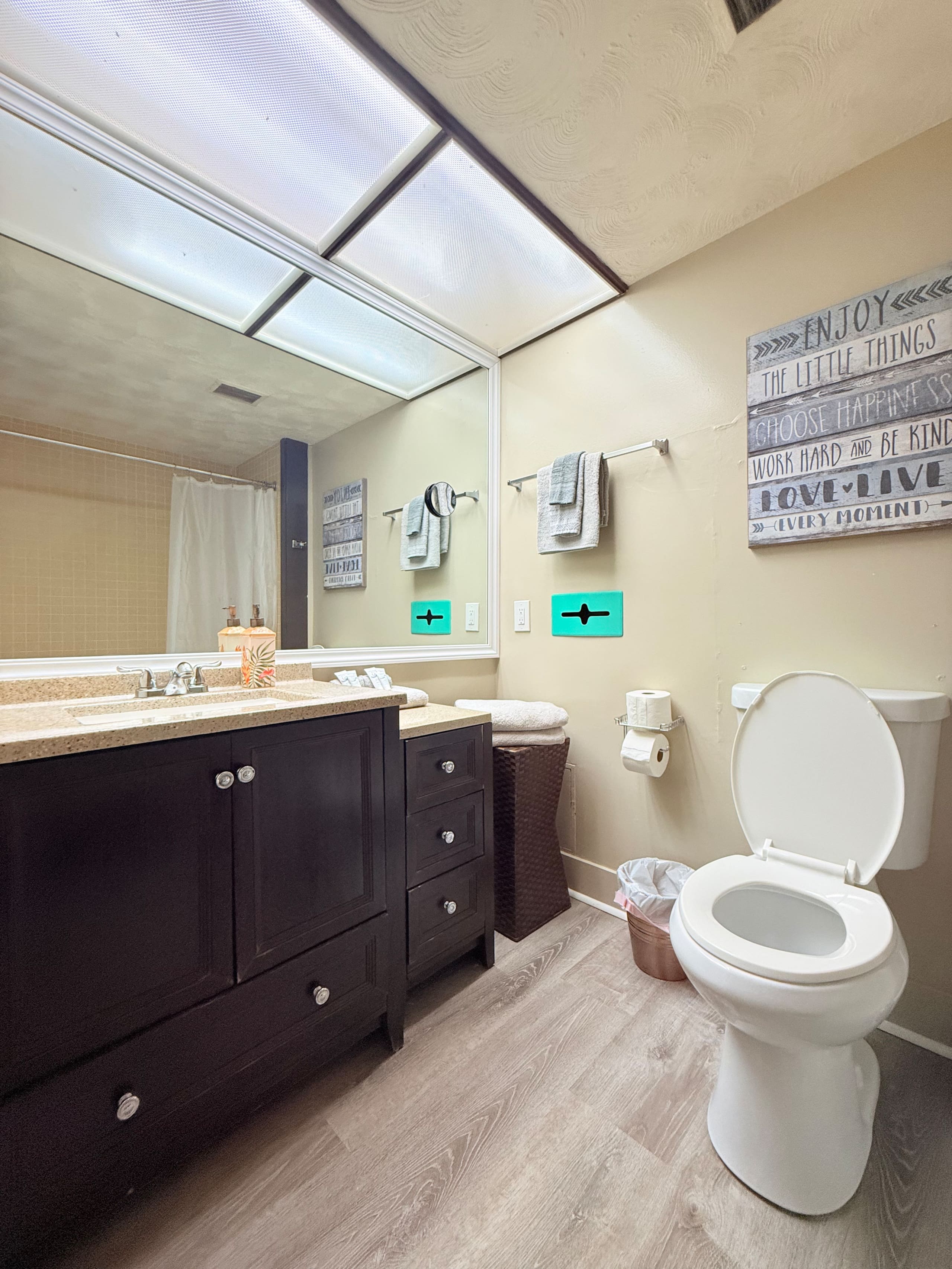 Condo in Hilo · ★4.6 · Studio · 1 bed · 1 private bath - Image 11