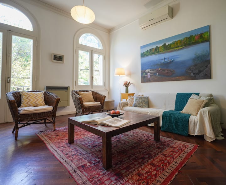 Fully renovated five-bedroom house with terrace and outdoor BBQ in Palermo