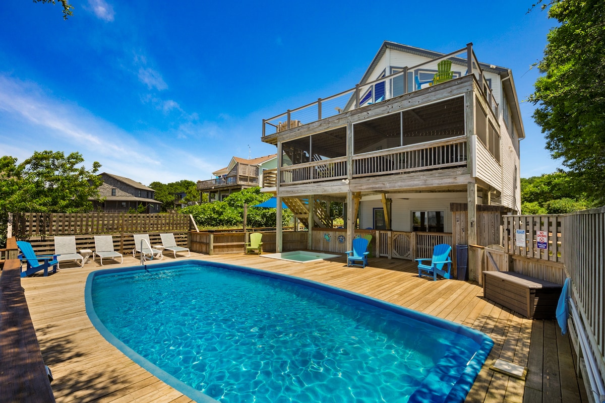 Makai: Soundfront Oasis w/ Pool, Hot Tub, Pier