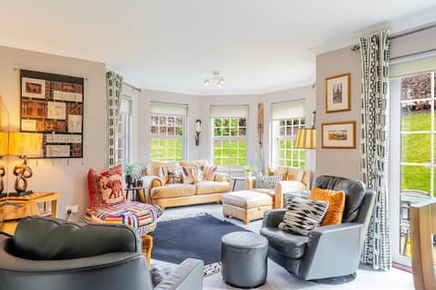 Top Airbnb: Luxury ground floor apartment, with free parking! in Fountainbridge & Craiglockhart