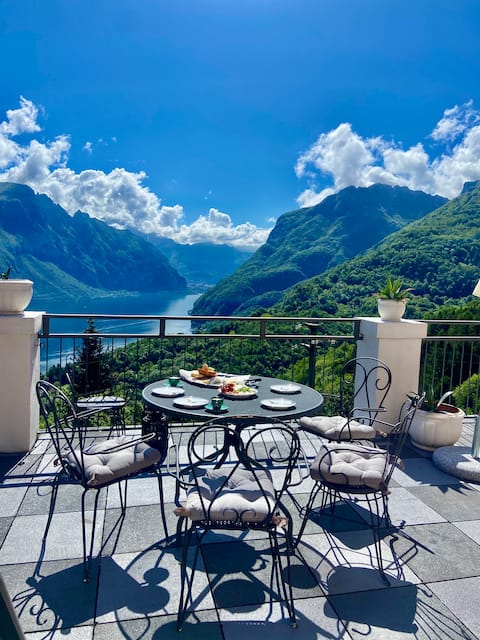 Lakeview 2 bedroom apartment with private Terrace