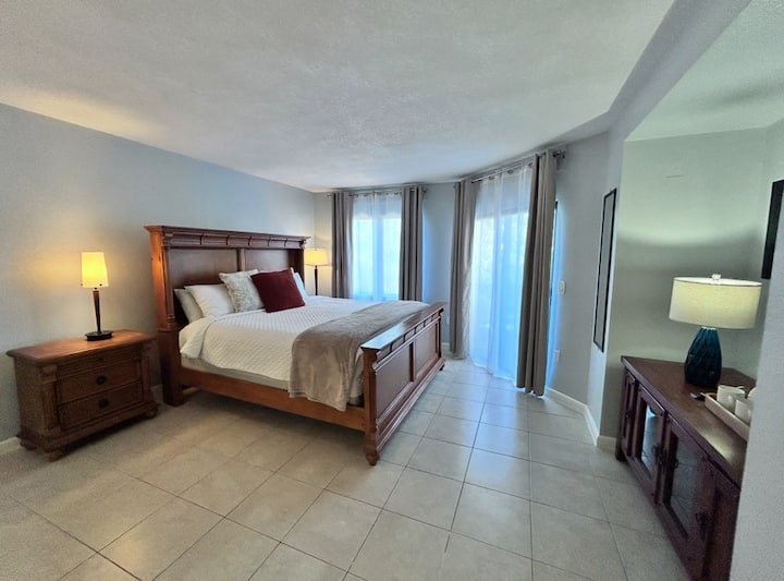Amazing Studio King Bed I-drive - Universal&disney - Universal Orlando Resort, Orlando