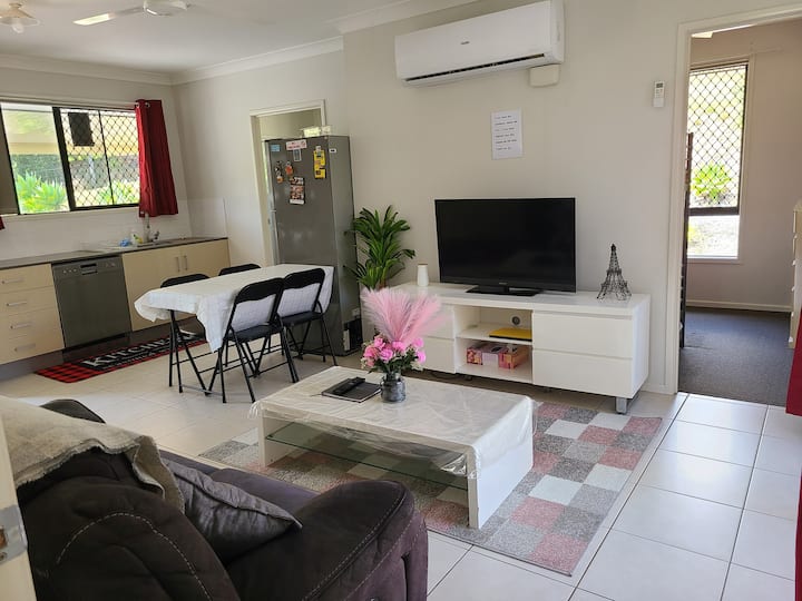 Two Bedroom Attached Granny Flat. - Gympie