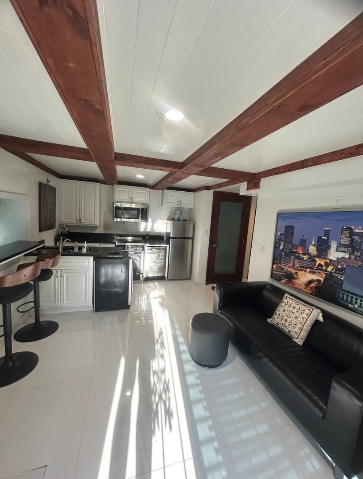 Popular Airbnb listing: ATL Modern Spa Studio Apt in Collier Heights