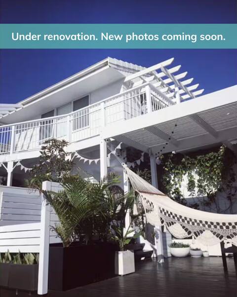 White Beach Cottage - pet friendly for dogs