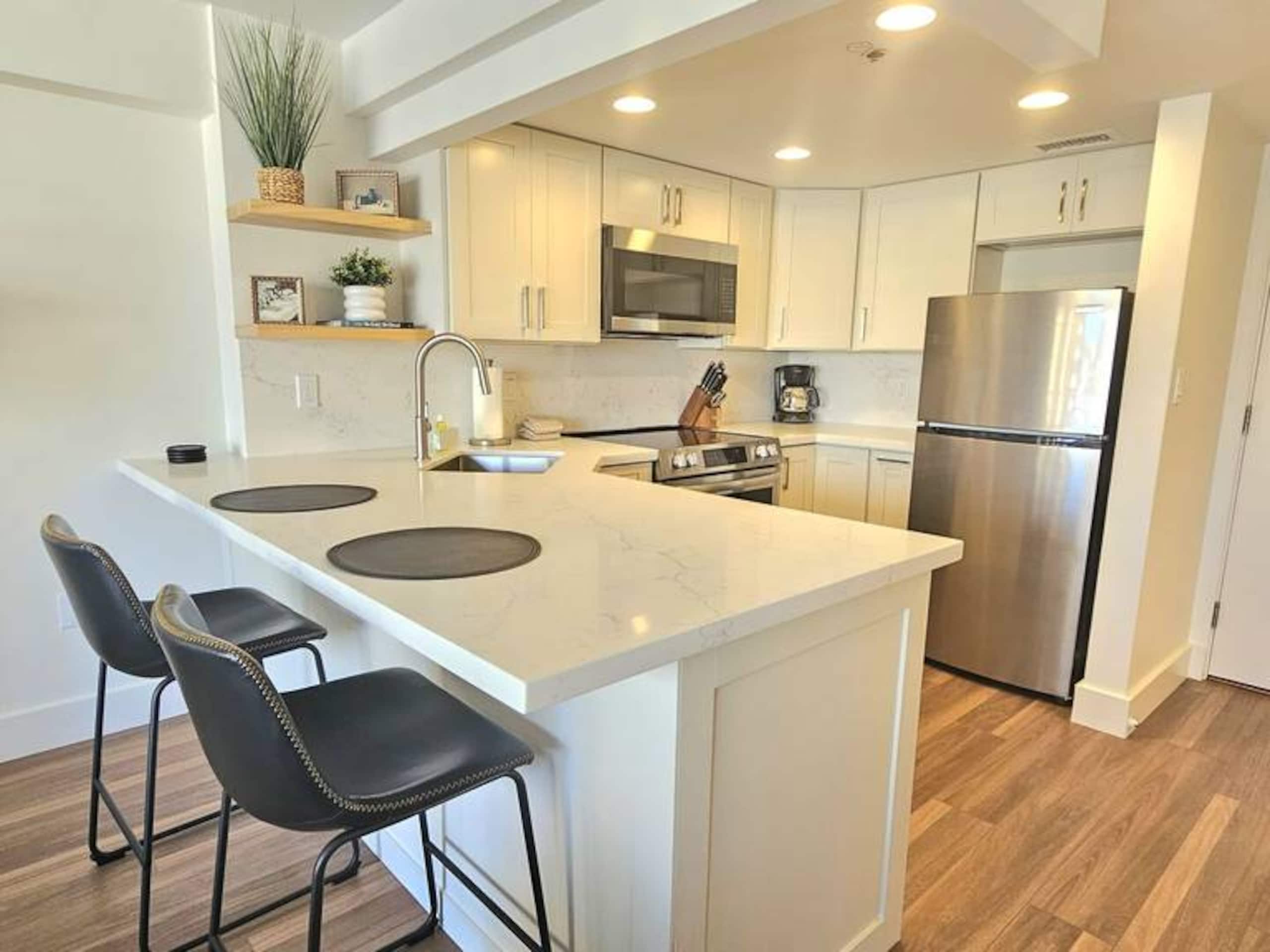 Condo in Honolulu · ★4.91 · Studio · 2 beds · 1 private bath - Image 6