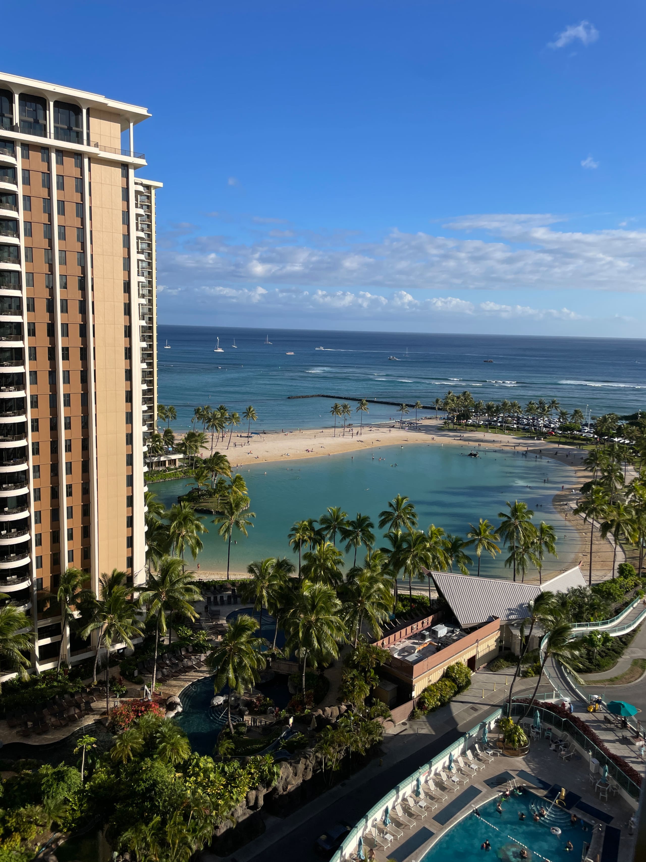 Condo in Honolulu · ★4.91 · Studio · 2 beds · 1 private bath - Image 1