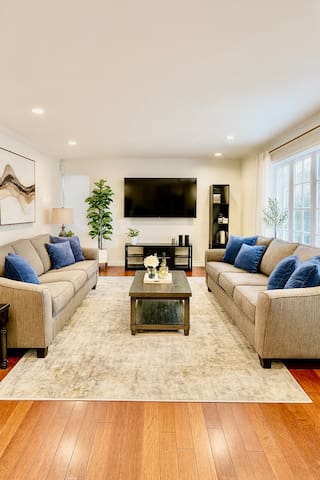 111 New Spa | Entire Home/Prime Area | ALE Ready gallery image 5