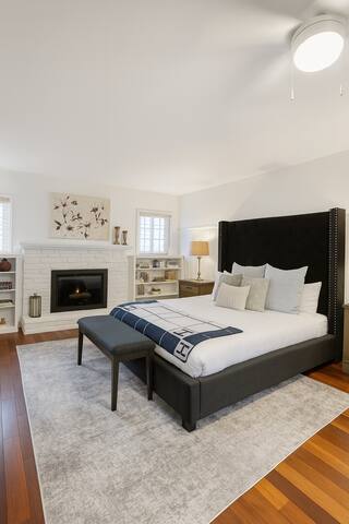 111 New Spa | Entire Home/Prime Area | ALE Ready gallery image 4