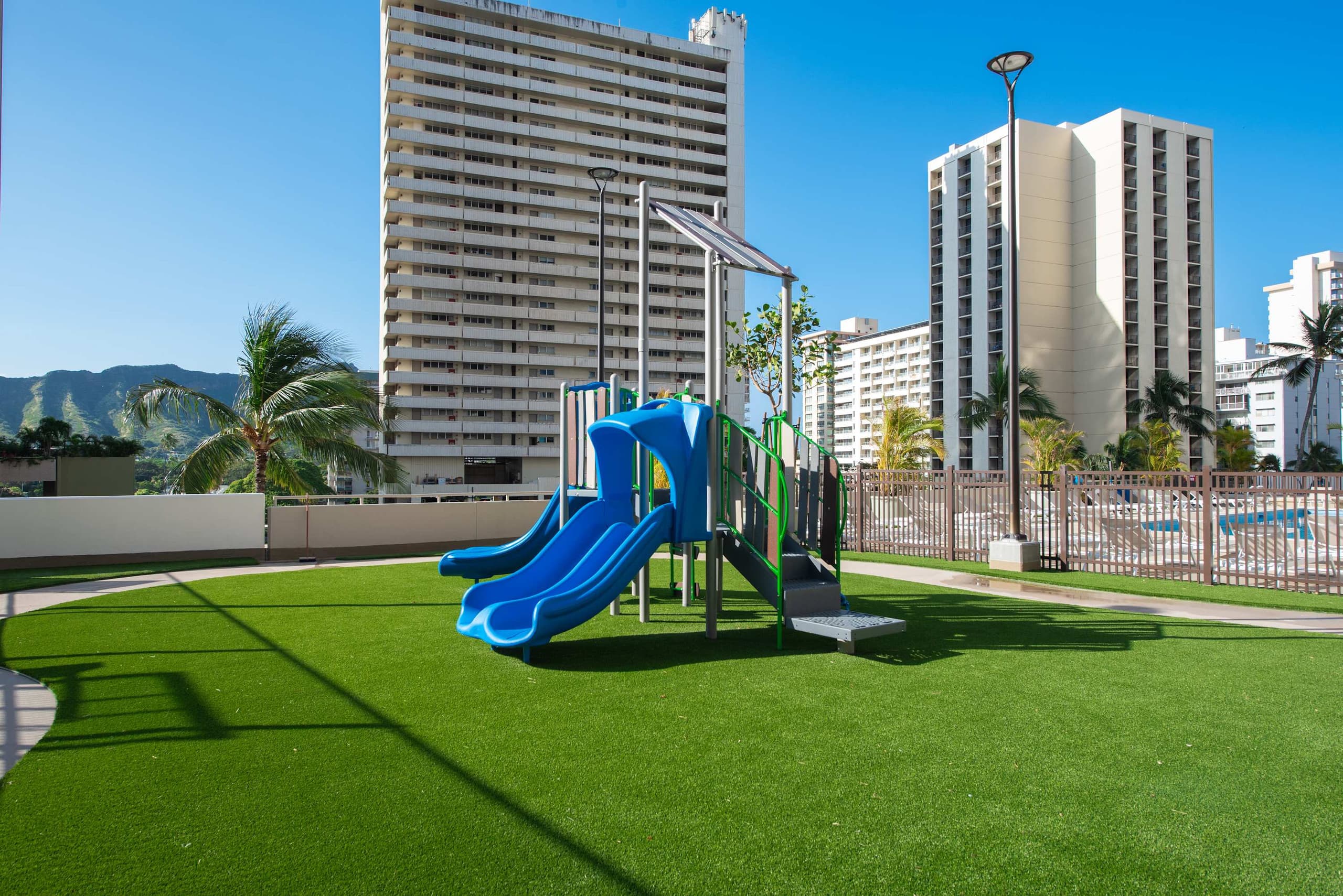Condo in Honolulu · ★4.79 · 1 bedroom · 3 beds · 1 private bath - Image 29