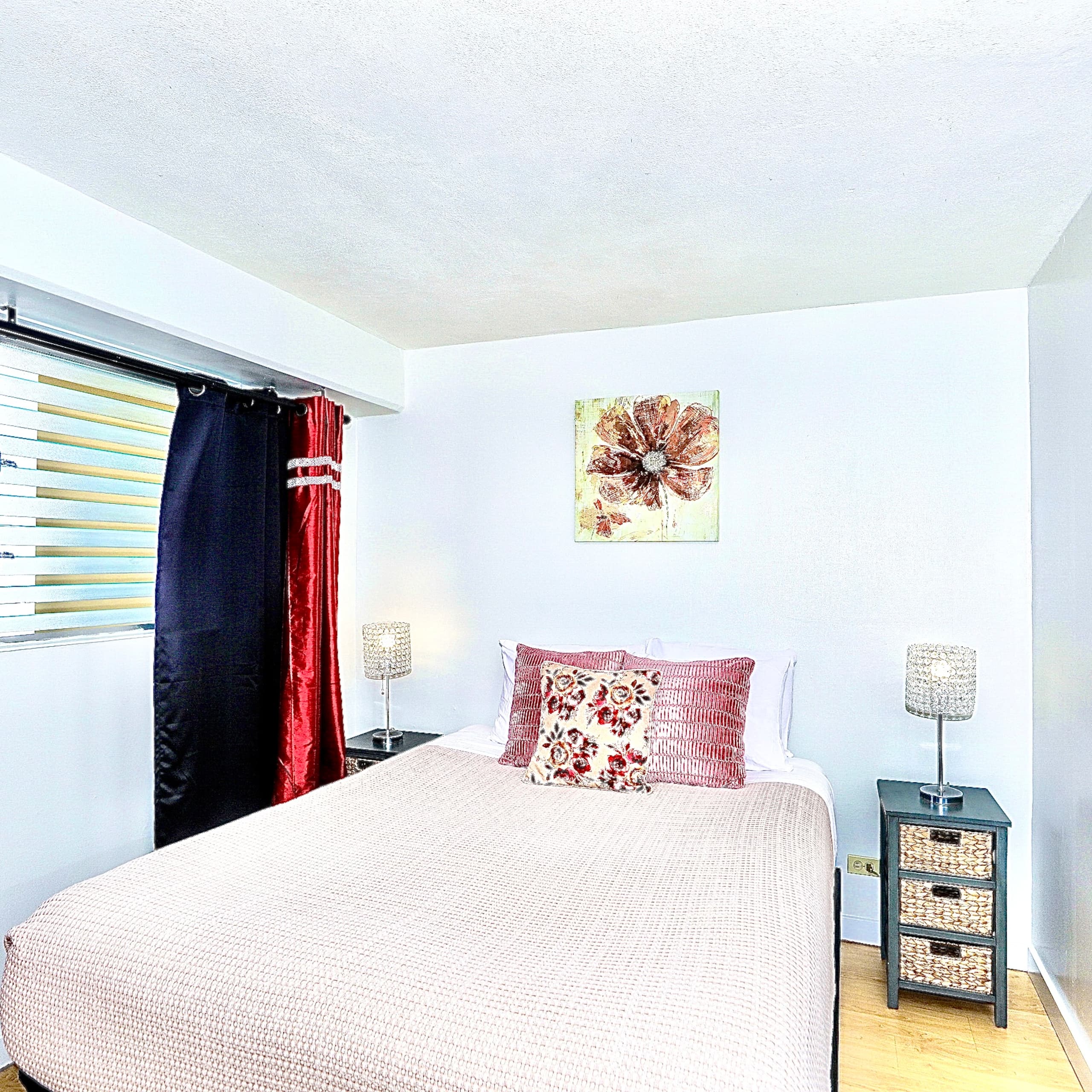 Condo in Honolulu · ★4.75 · 2 bedrooms · 3 beds · 1 private bath - Image 15