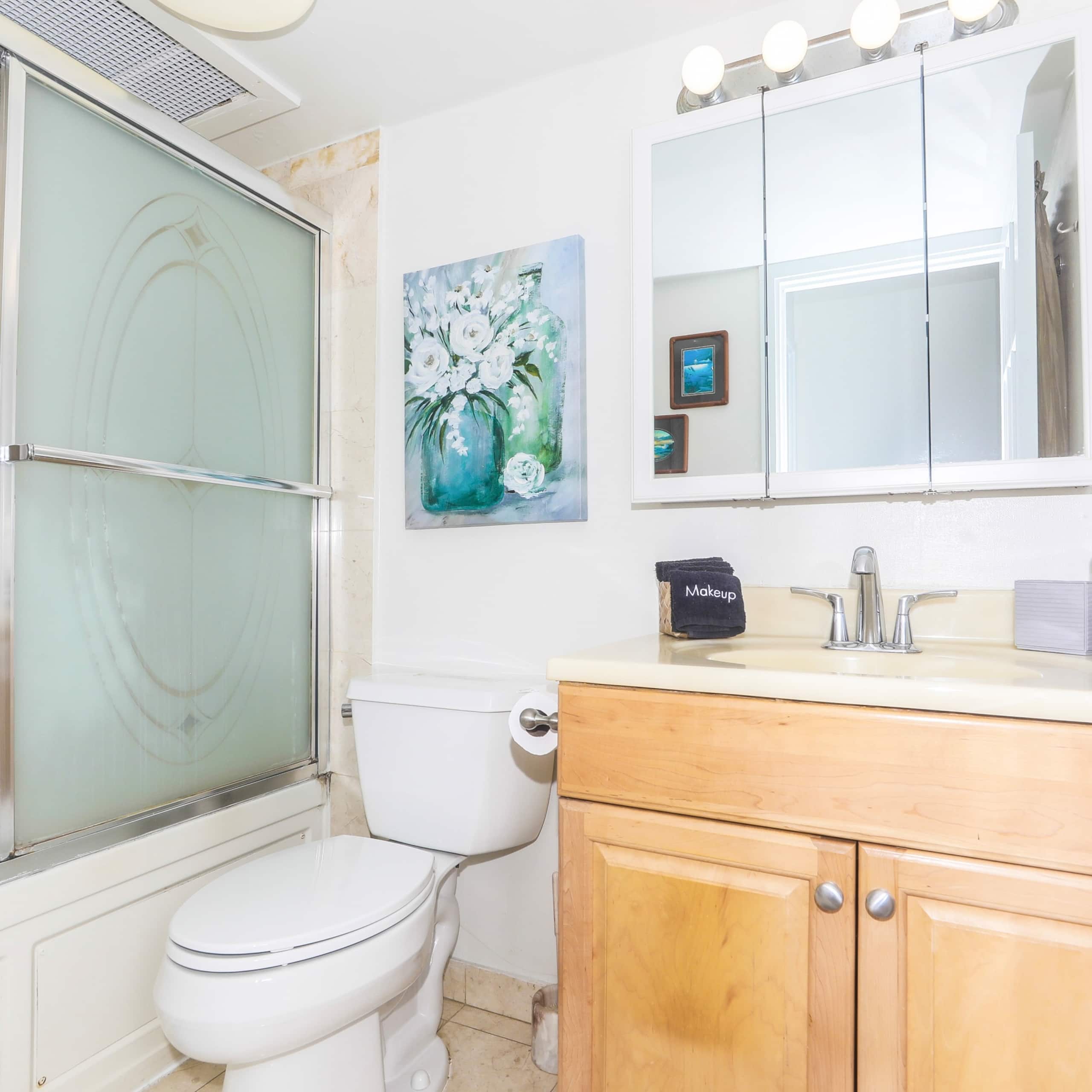 Condo in Honolulu · ★4.75 · 2 bedrooms · 3 beds · 1 private bath - Image 22