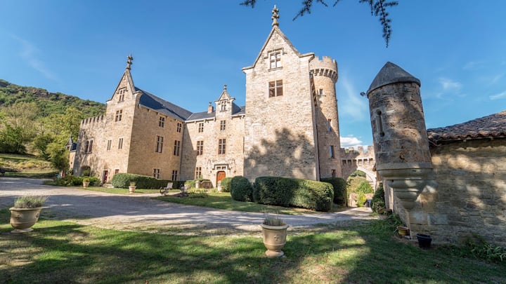 Château De Laumière Xiv Siècle Sud Aveyron - França