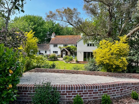 Country property near beaches with hot tub