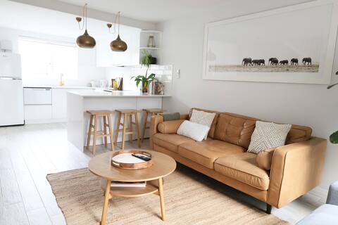 STYLISH + EXCLUSIVE  River Unit South Perth