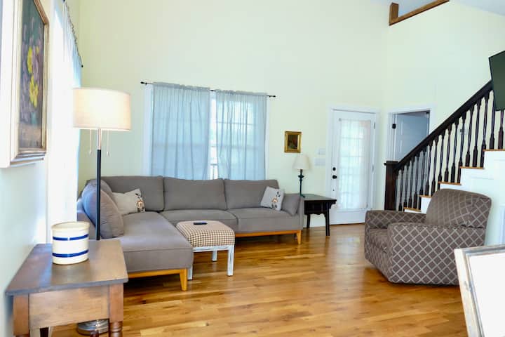 Secluded Dove Cottage | Trails & Fishing - Tennessee