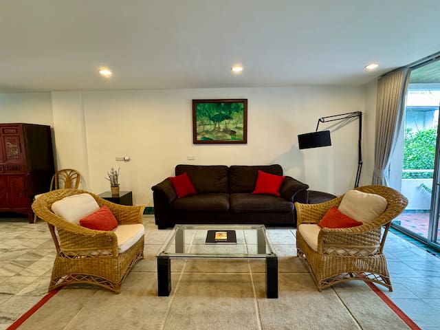 A Secluded & Luxurious stay in Bangkok city center